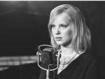 cold-war-2018-003-joanna-kulig-microphone-CROP