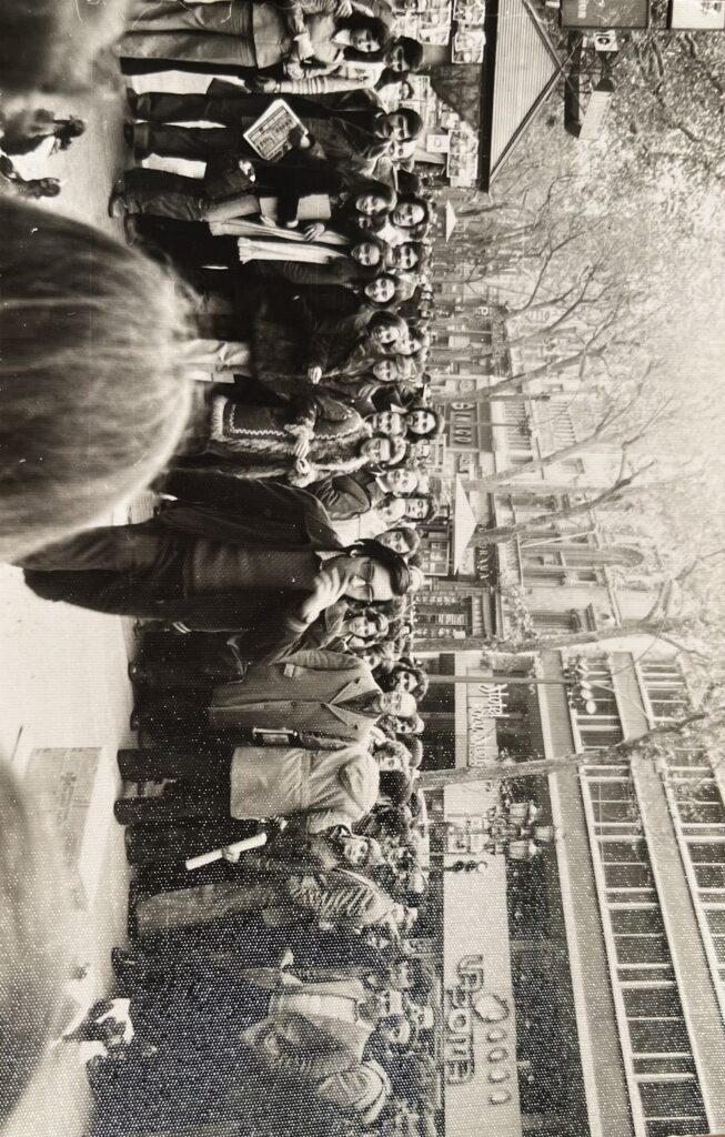 El meu germà Ton: Pólvora i versets